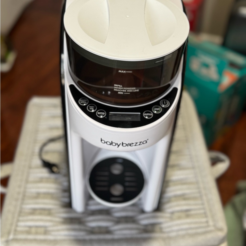Black and White Formula Dispenser